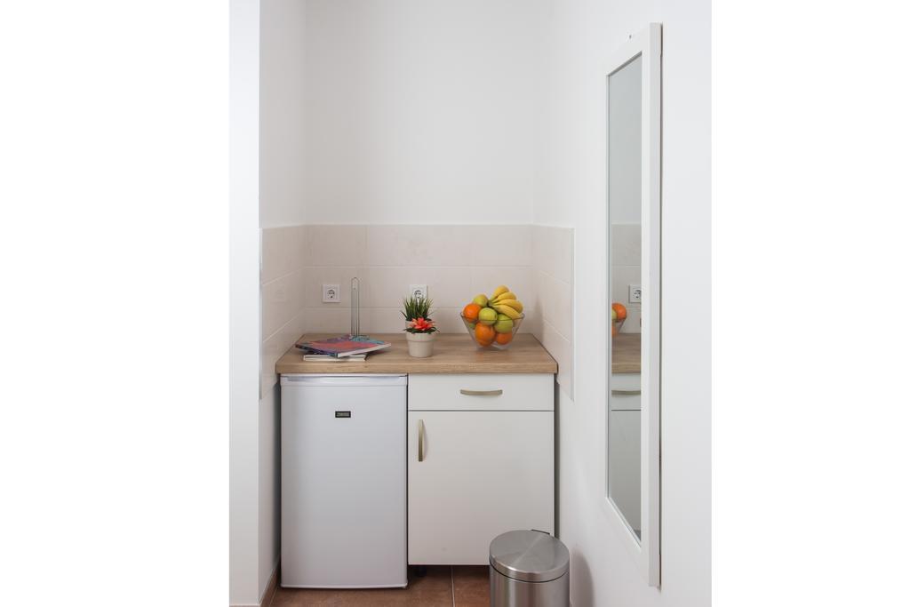 Guest House Eight Roses دوبروفينك المظهر الخارجي الصورة