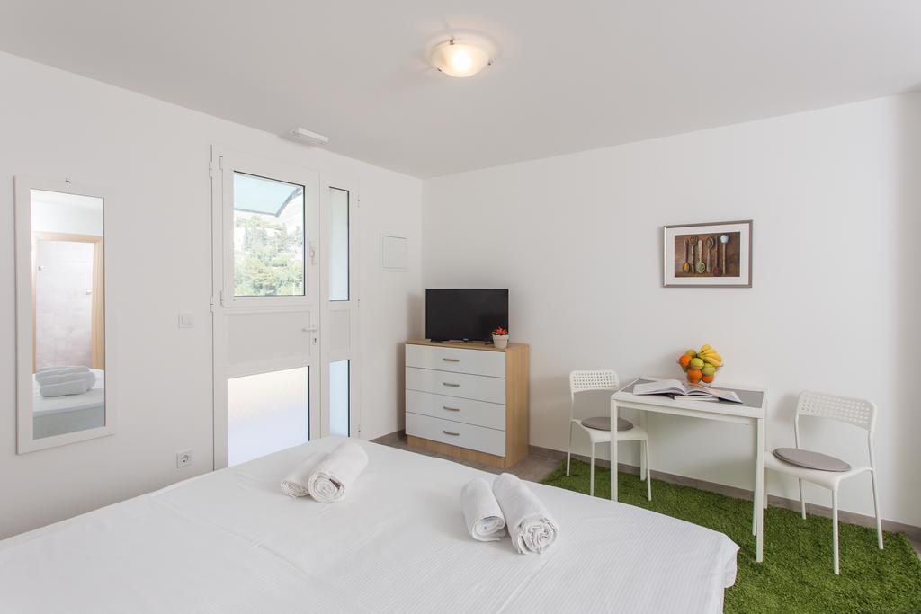 Guest House Eight Roses دوبروفينك المظهر الخارجي الصورة